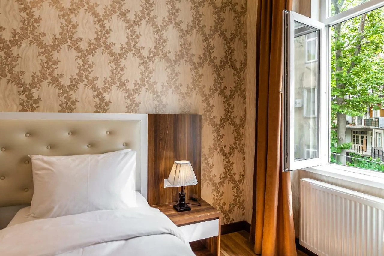 Ornament Hotel Tbilisi 3*,
